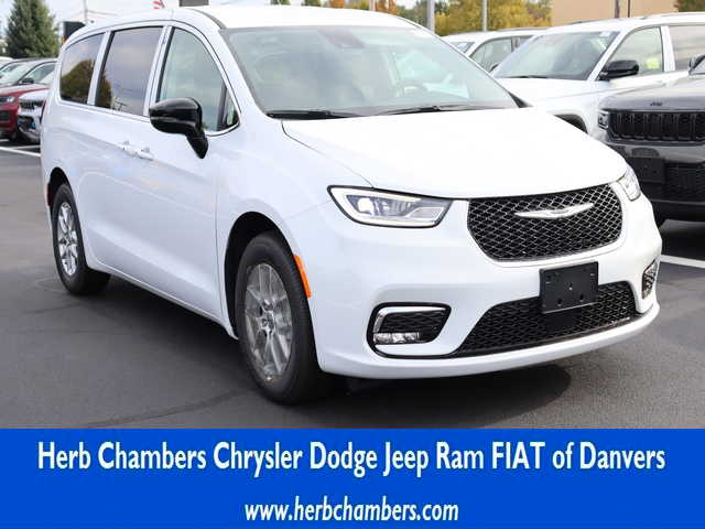 new 2024 Chrysler Pacifica car, priced at $46,495