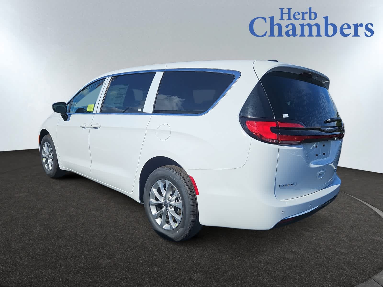 new 2024 Chrysler Pacifica car, priced at $46,495