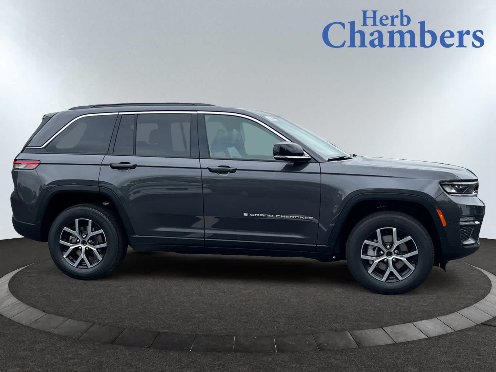 new 2025 Jeep Grand Cherokee car, priced at $49,005
