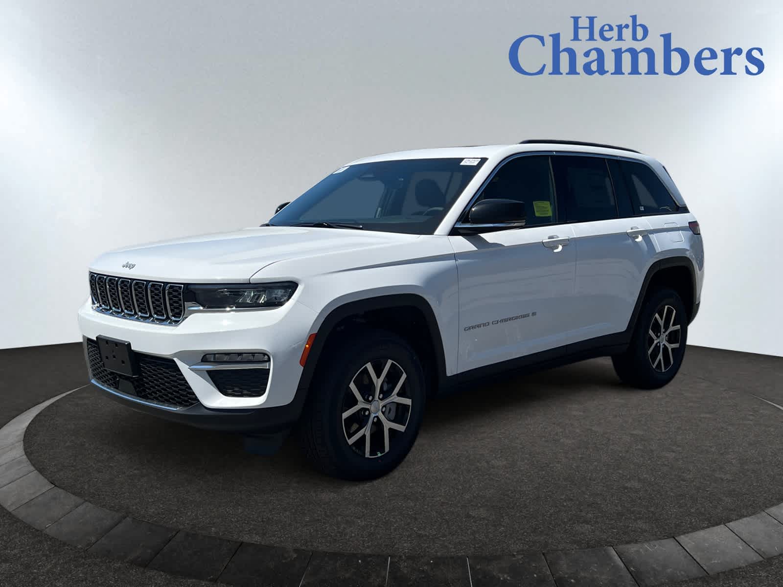 new 2025 Jeep Grand Cherokee car, priced at $49,415