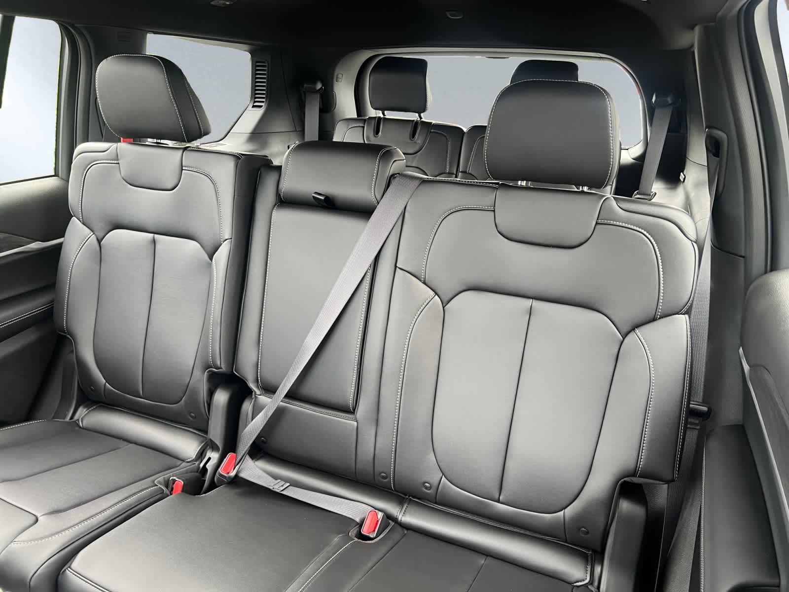 new 2025 Jeep Grand Cherokee car, priced at $50,860