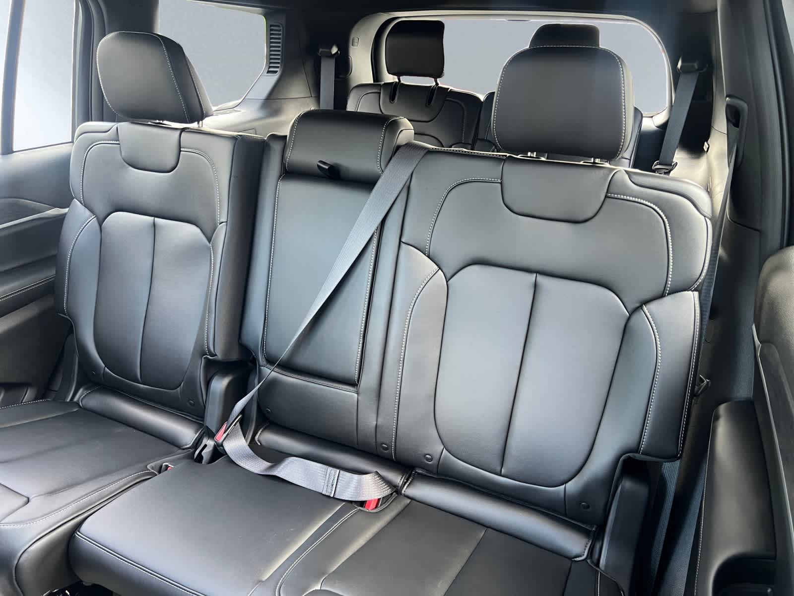 new 2025 Jeep Grand Cherokee car, priced at $50,265