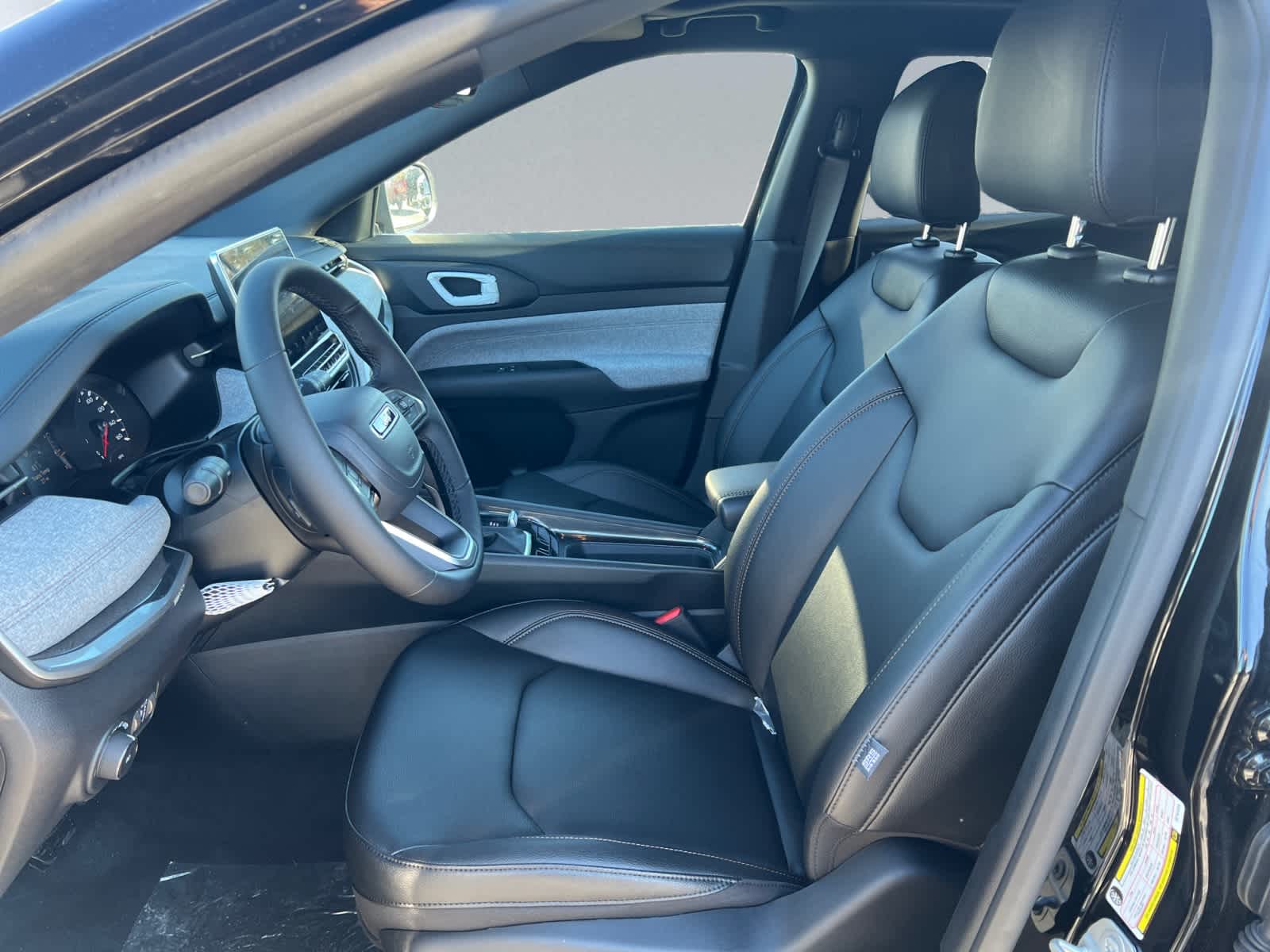 new 2024 Jeep Compass car, priced at $33,860