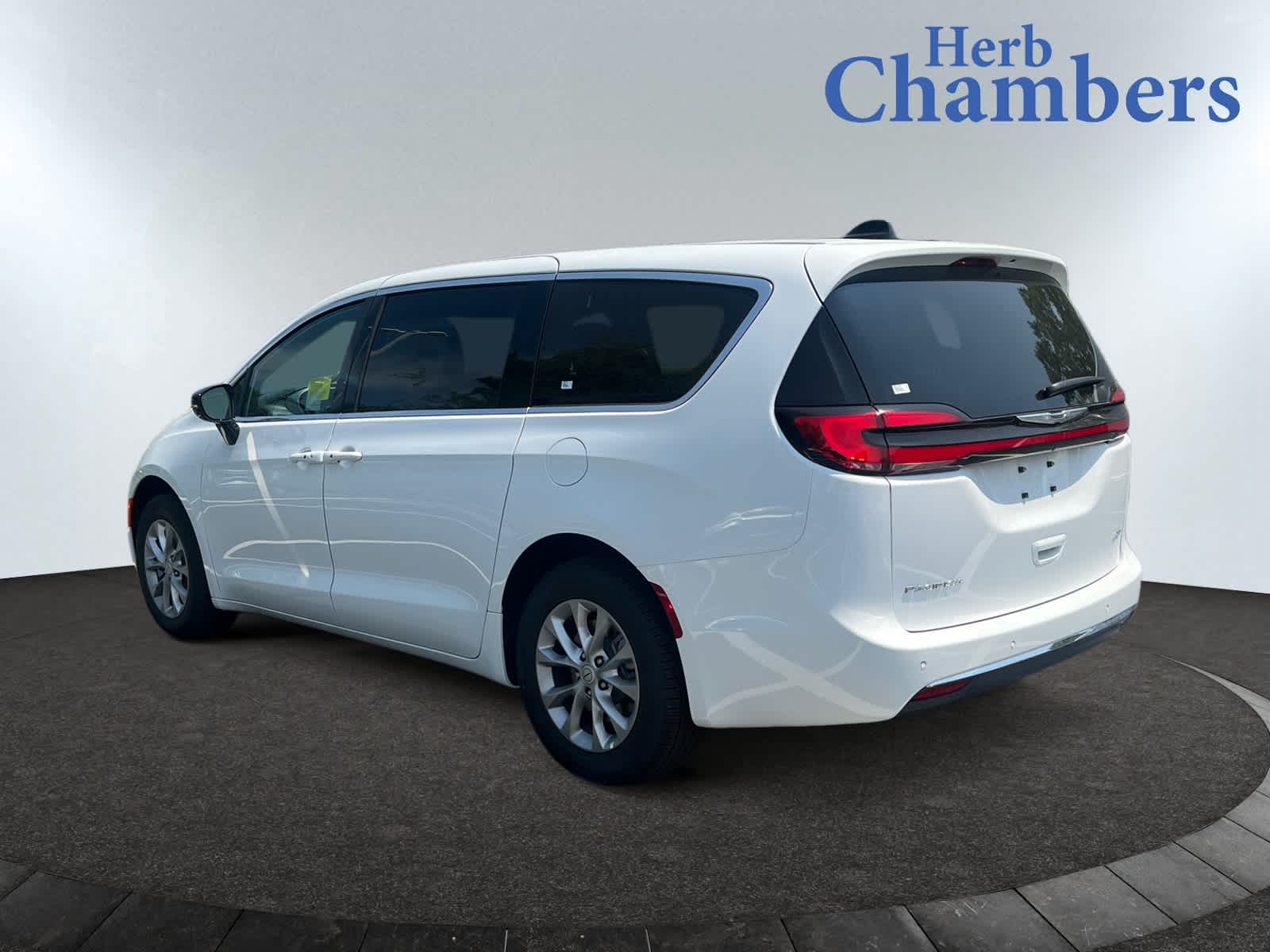 new 2025 Chrysler Pacifica car, priced at $47,440