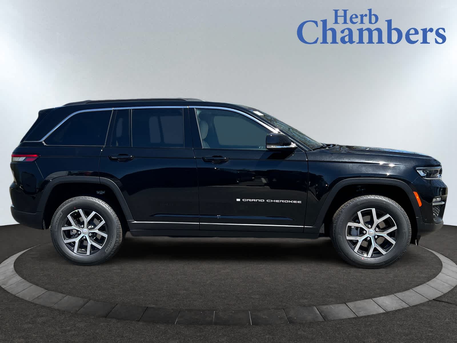 new 2025 Jeep Grand Cherokee car, priced at $52,935