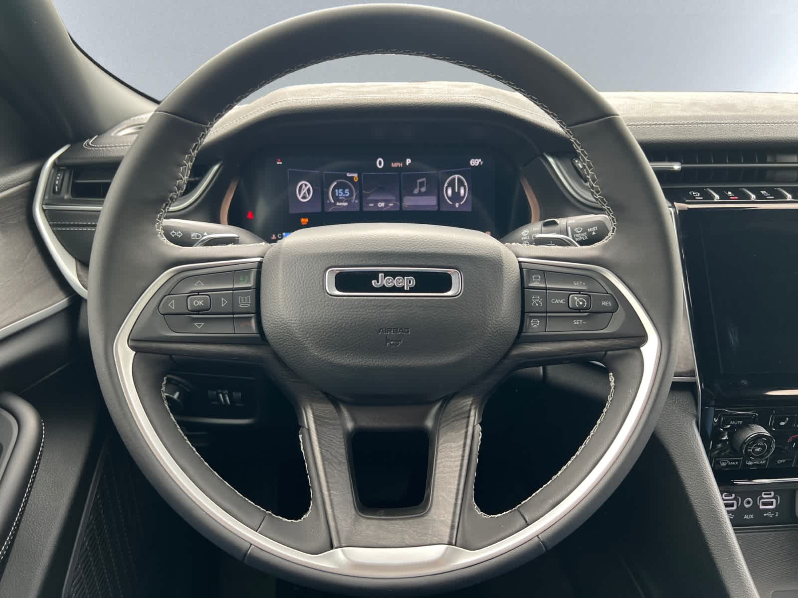 new 2025 Jeep Grand Cherokee car, priced at $52,935