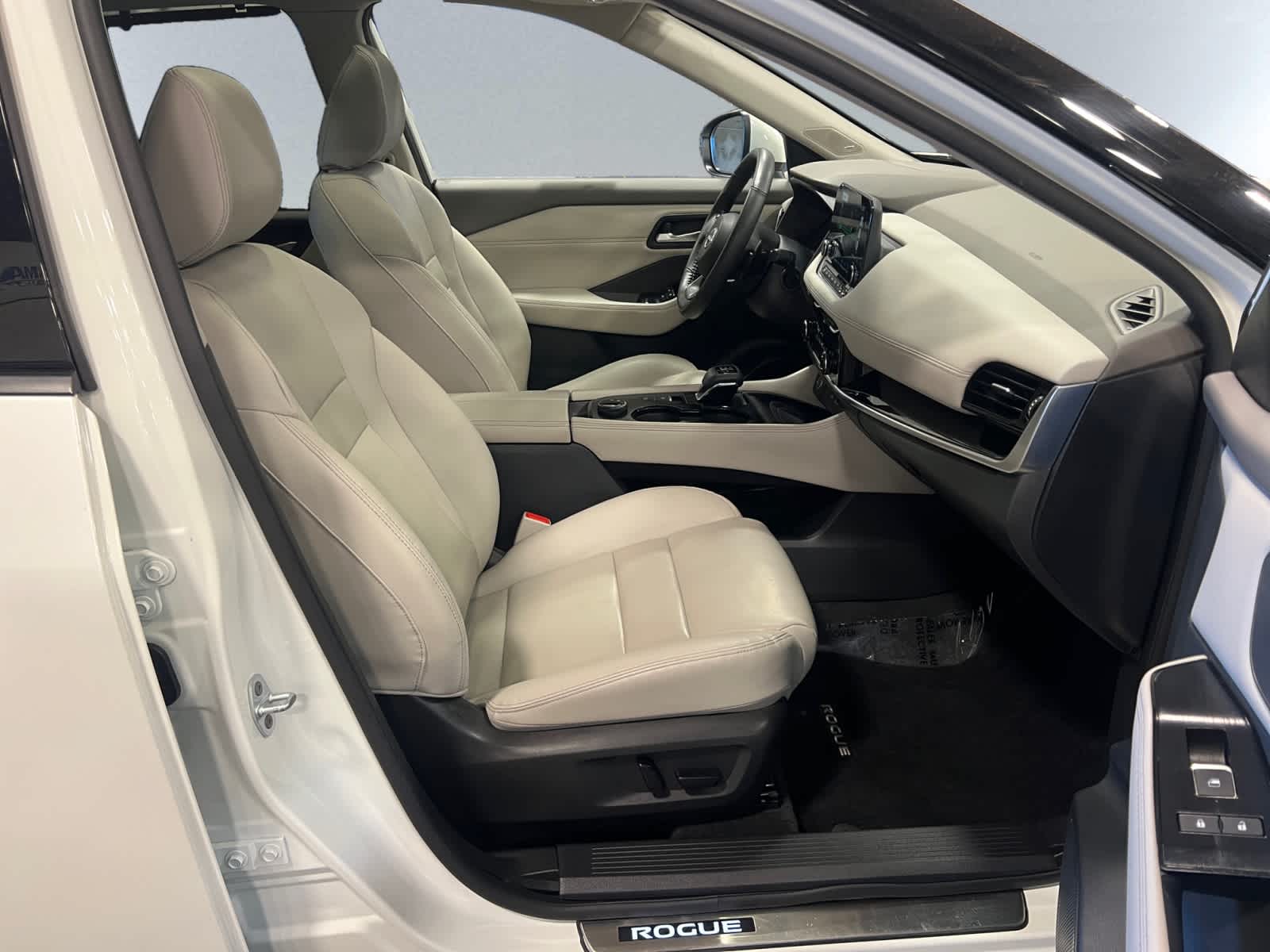 used 2023 Nissan Rogue car, priced at $30,998
