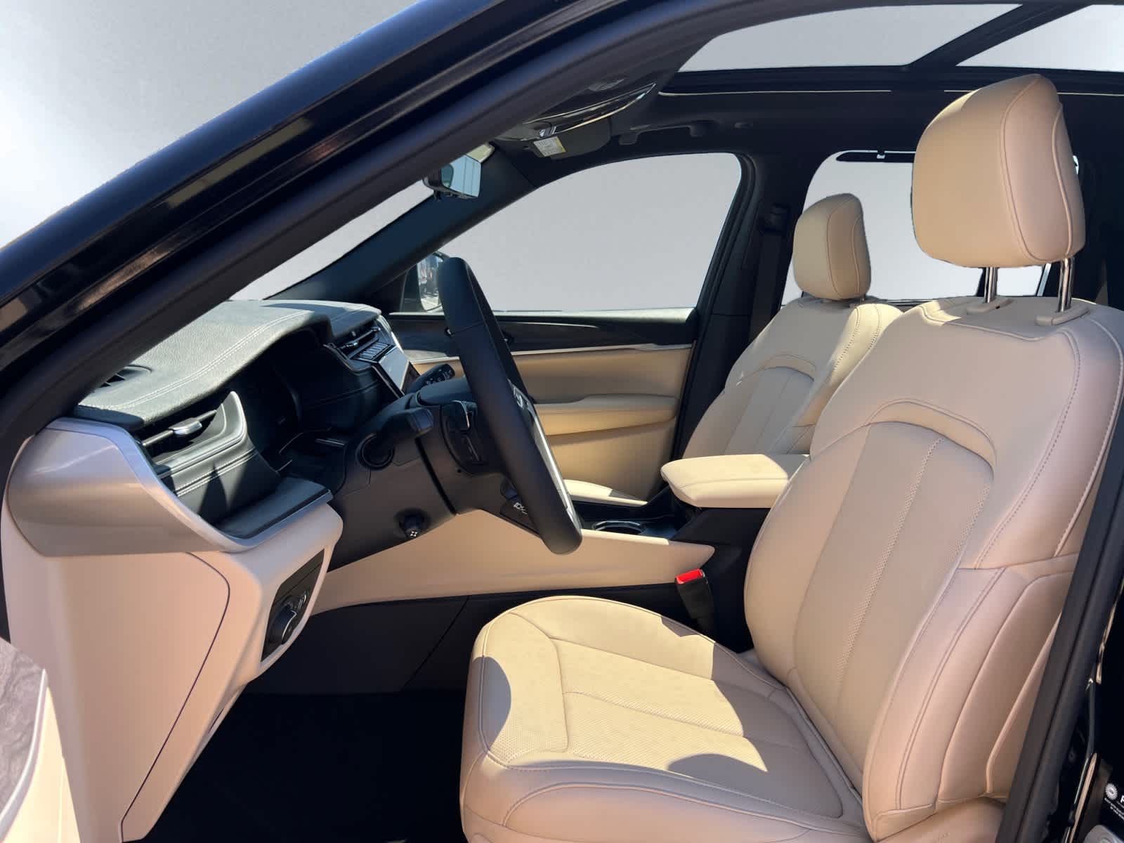 new 2025 Jeep Grand Cherokee car, priced at $52,935