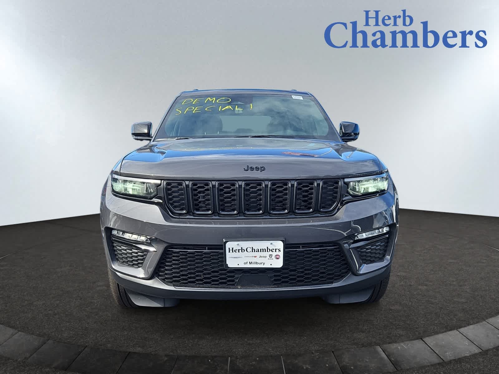 new 2024 Jeep Grand Cherokee car, priced at $52,584