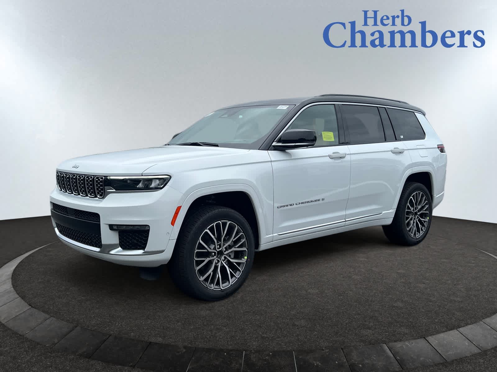 new 2025 Jeep Grand Cherokee car, priced at $68,805