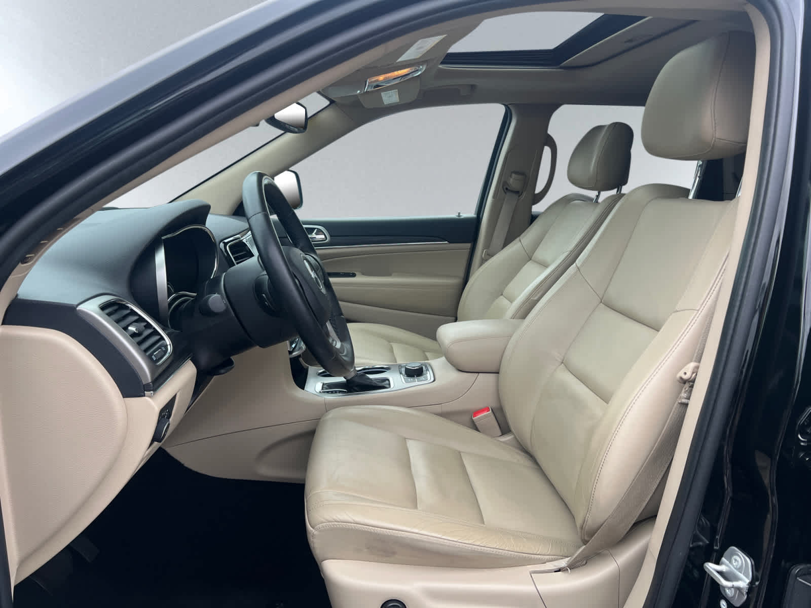 used 2021 Jeep Grand Cherokee car, priced at $29,598