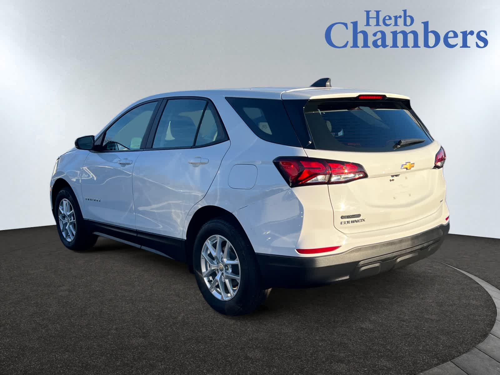 used 2022 Chevrolet Equinox car, priced at $22,798