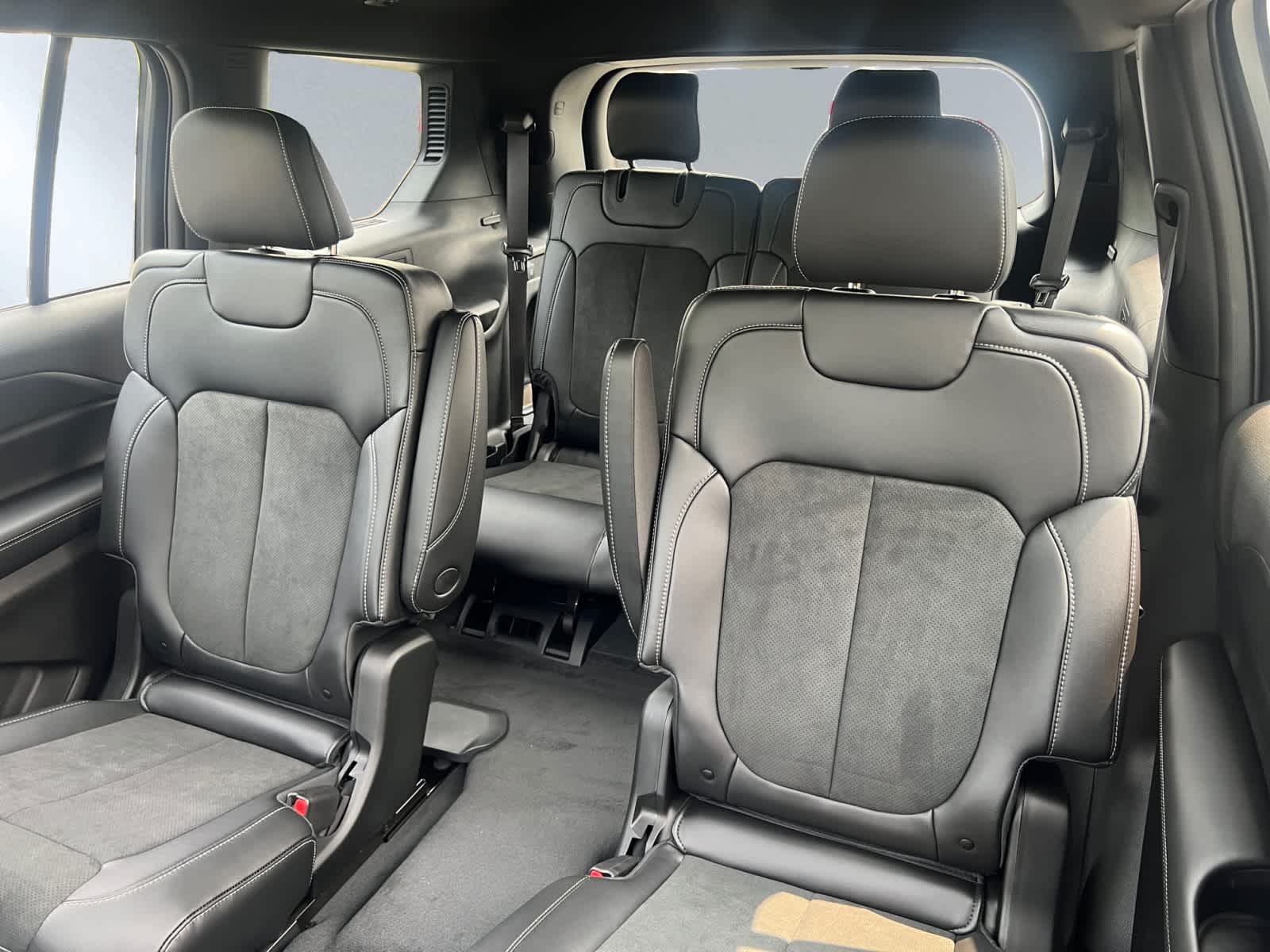 new 2025 Jeep Grand Cherokee car, priced at $49,725