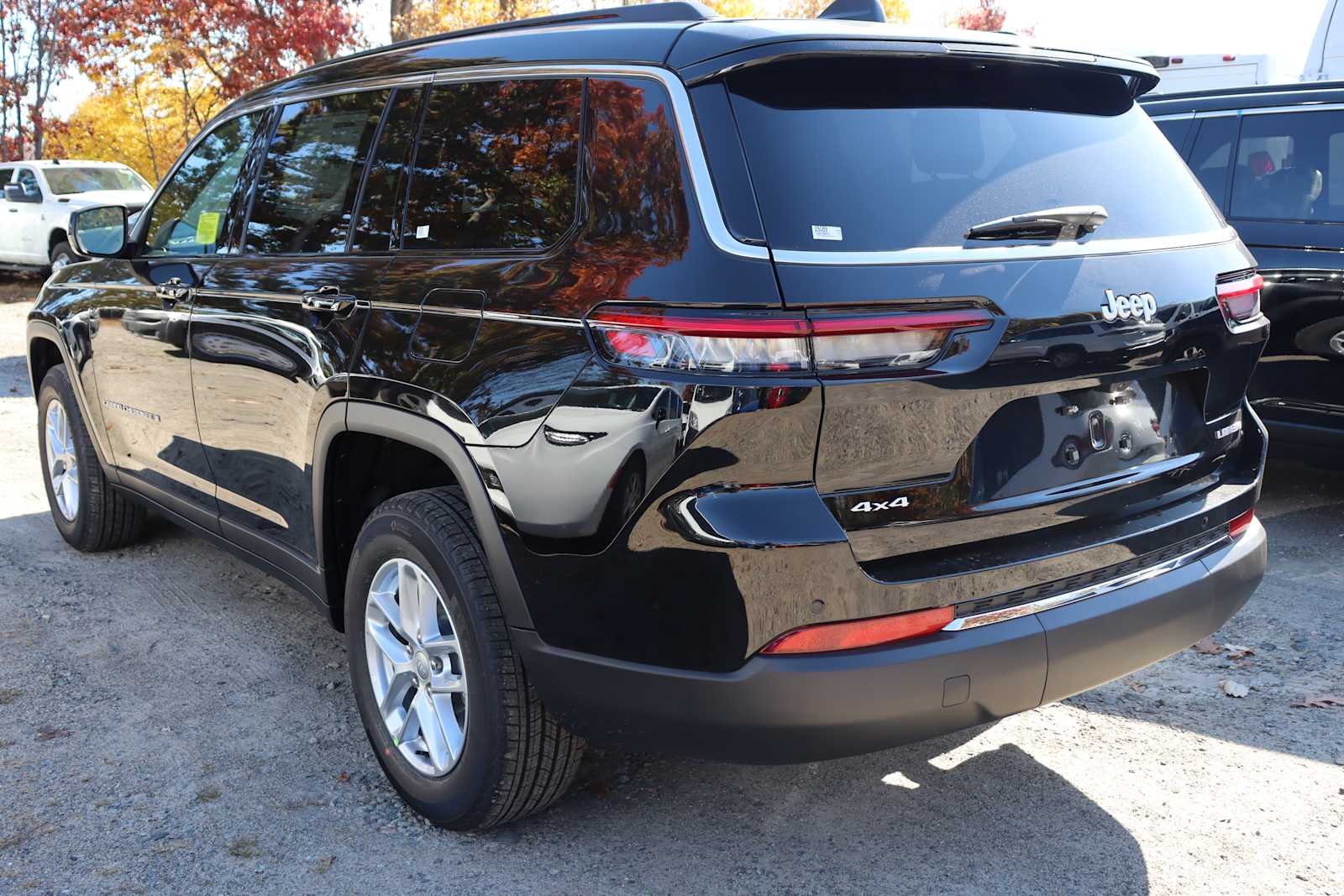 new 2025 Jeep Grand Cherokee car, priced at $44,675