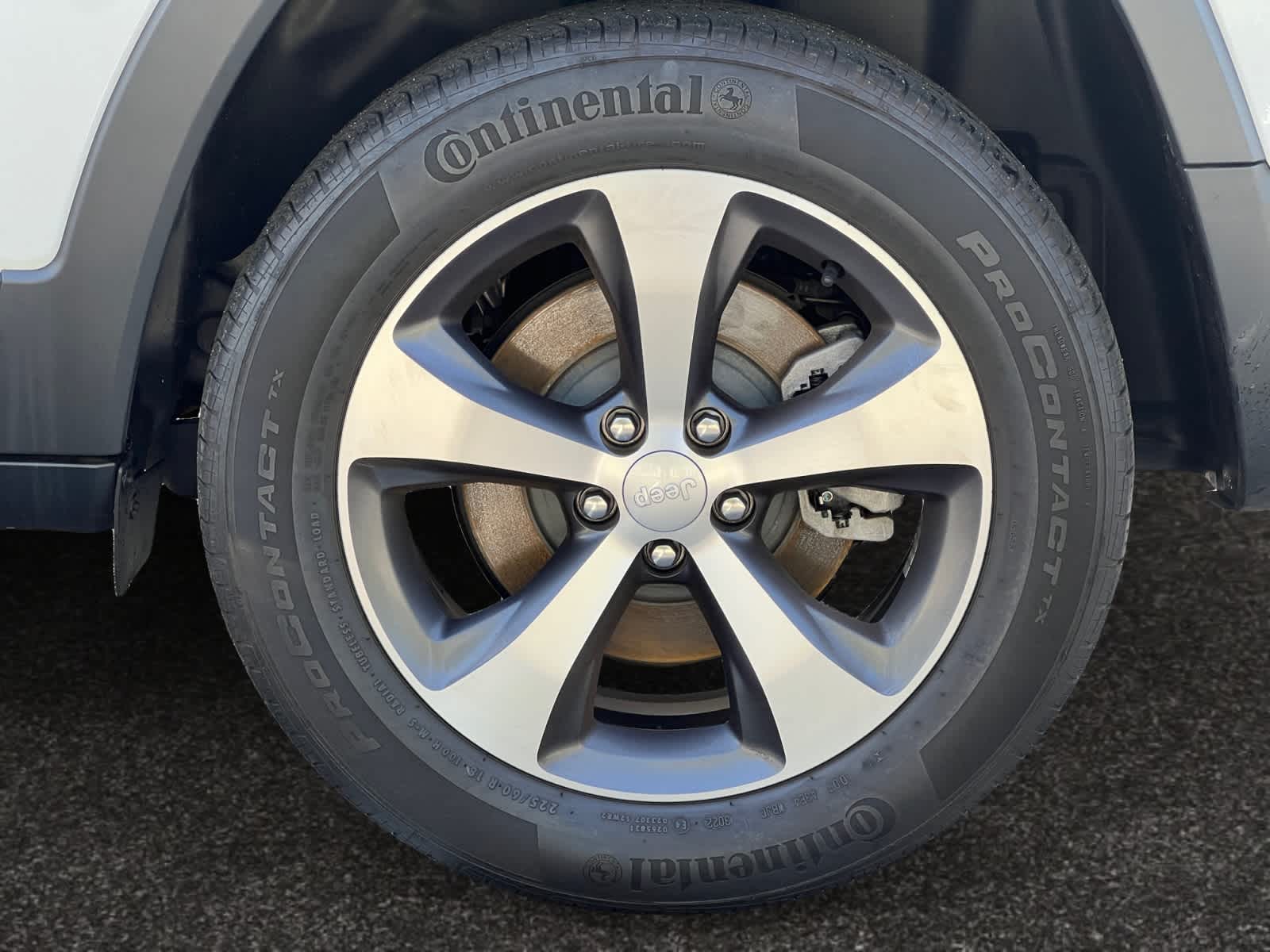 used 2022 Jeep Cherokee car, priced at $29,398