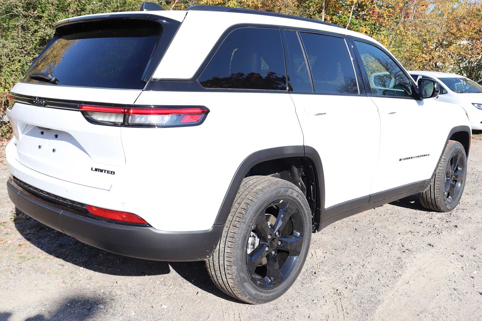 new 2025 Jeep Grand Cherokee car, priced at $48,989