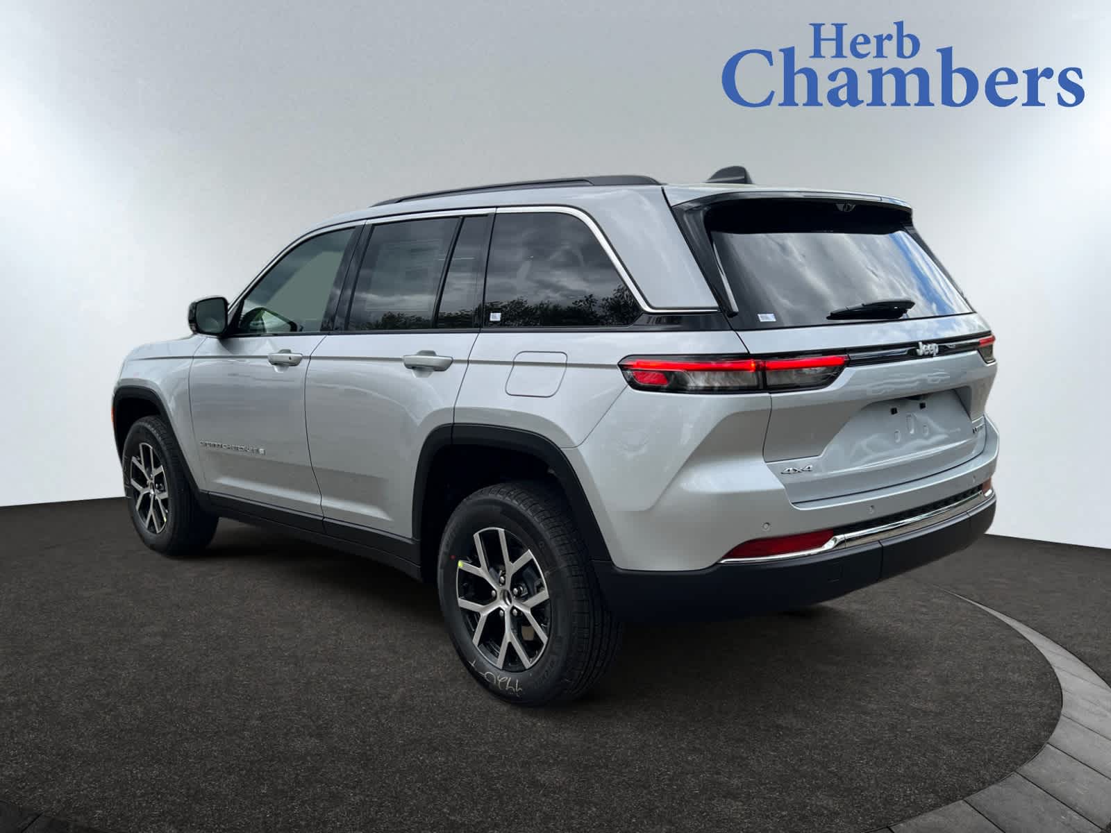 new 2025 Jeep Grand Cherokee car, priced at $52,935