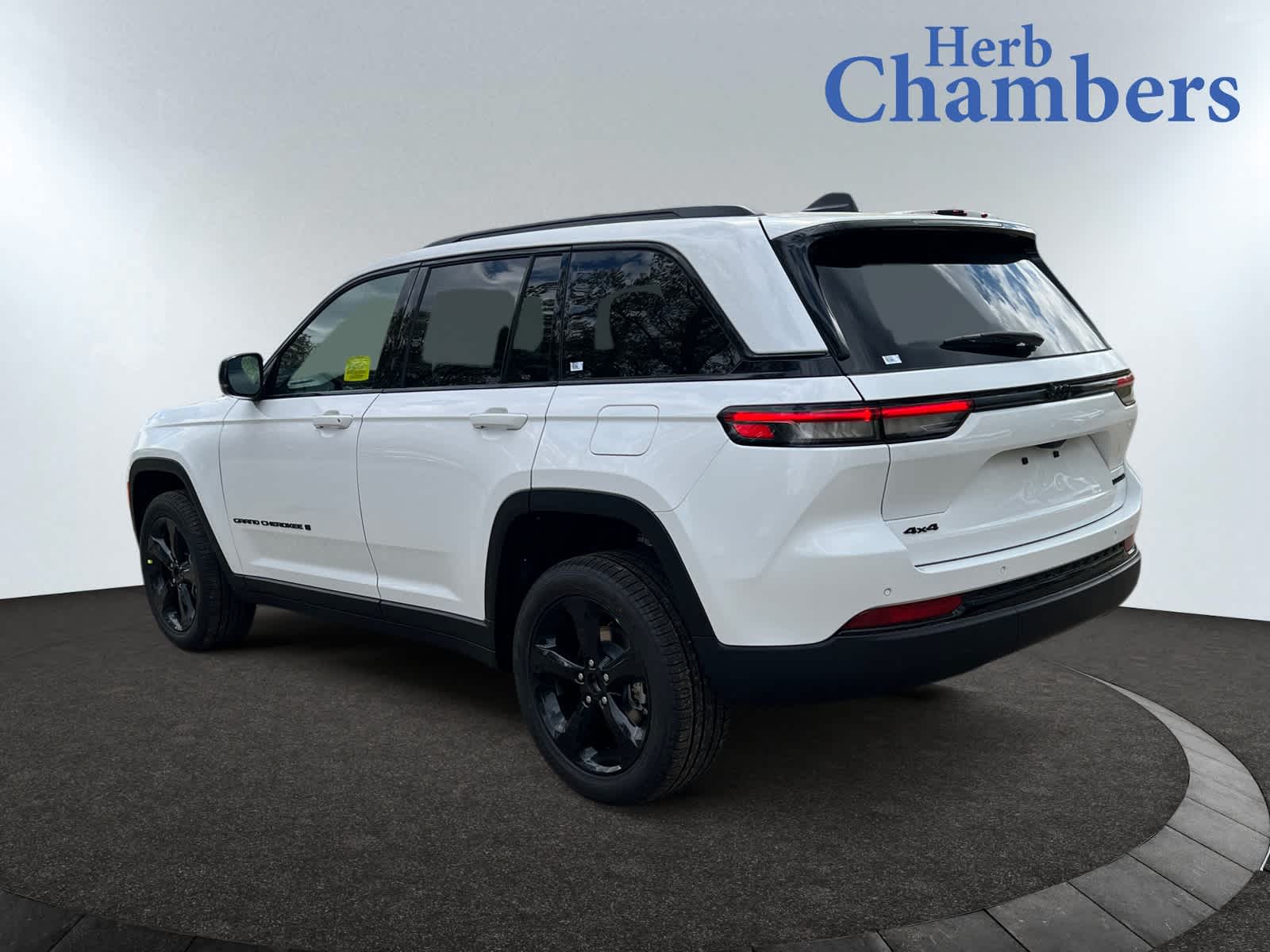 new 2025 Jeep Grand Cherokee car, priced at $52,140