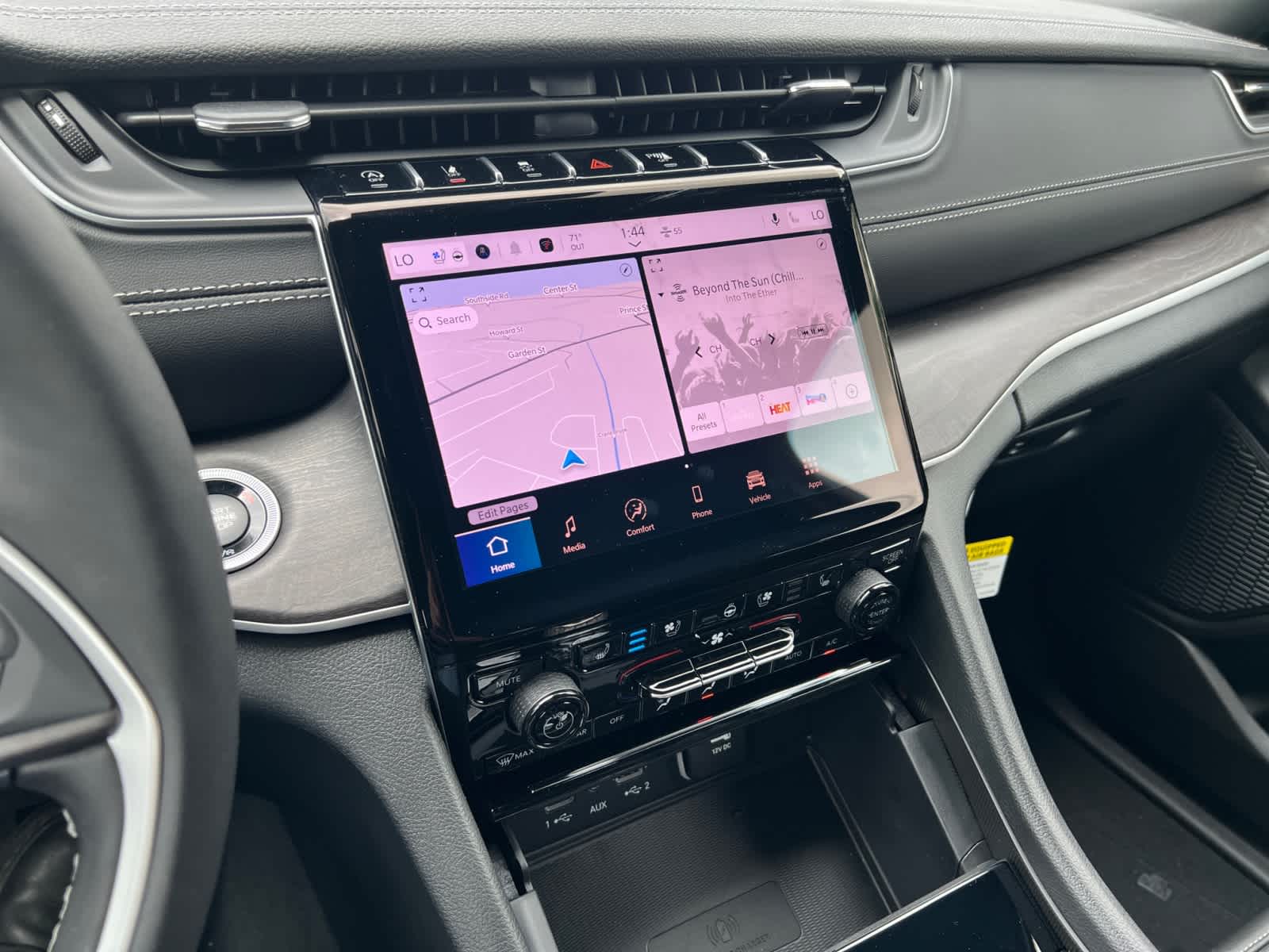 new 2025 Jeep Grand Cherokee car, priced at $50,935