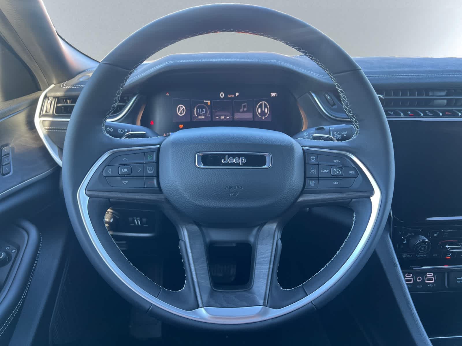 new 2025 Jeep Grand Cherokee car, priced at $48,010