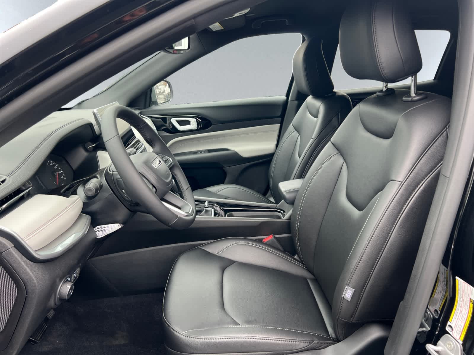new 2025 Jeep Compass car, priced at $33,435