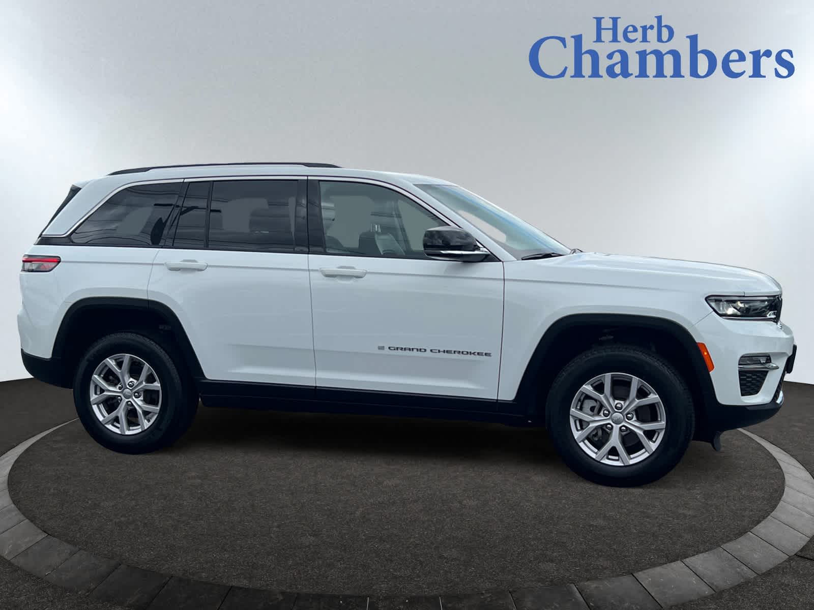 used 2022 Jeep Grand Cherokee car, priced at $36,998