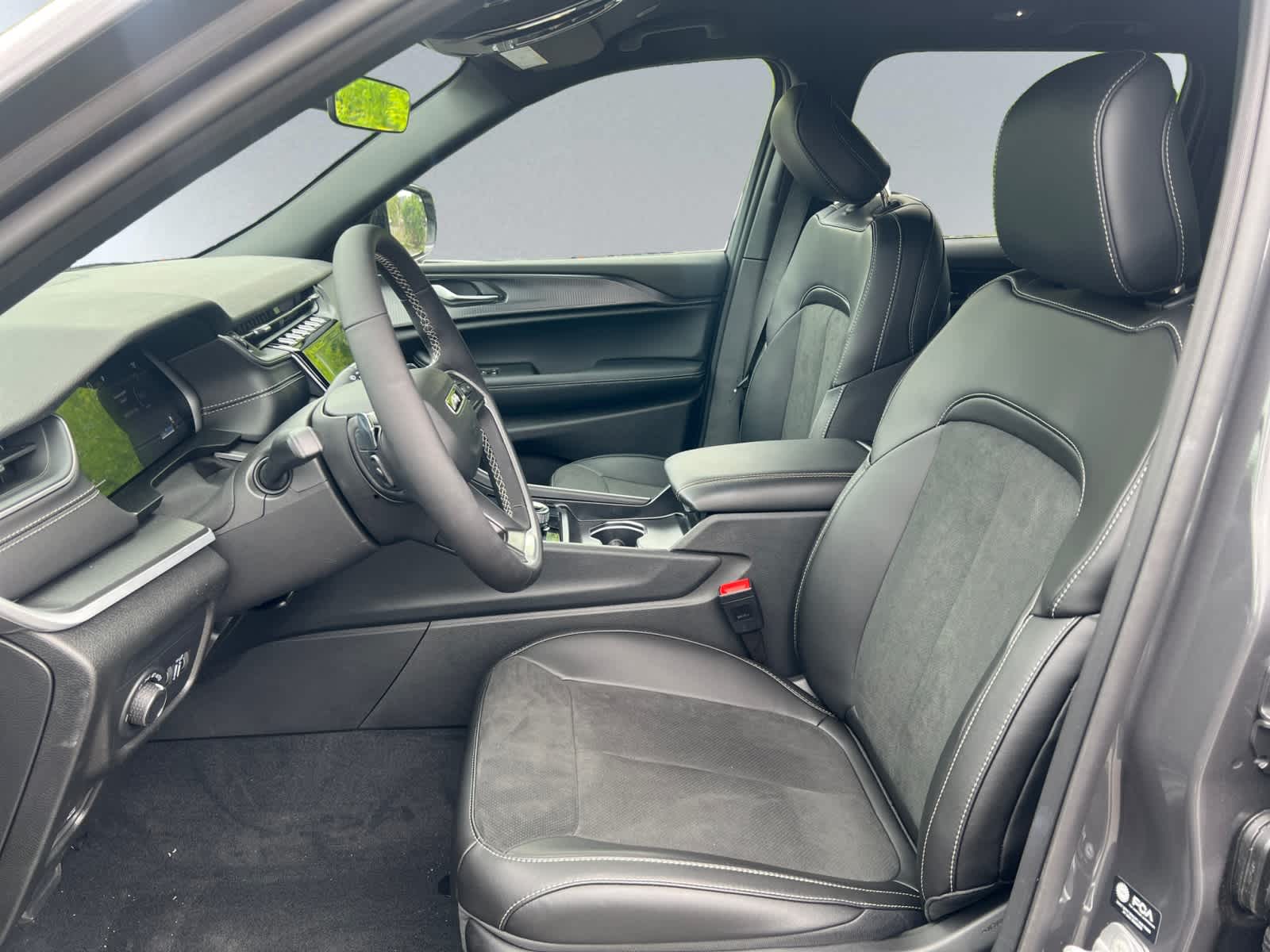 new 2025 Jeep Grand Cherokee car, priced at $44,230