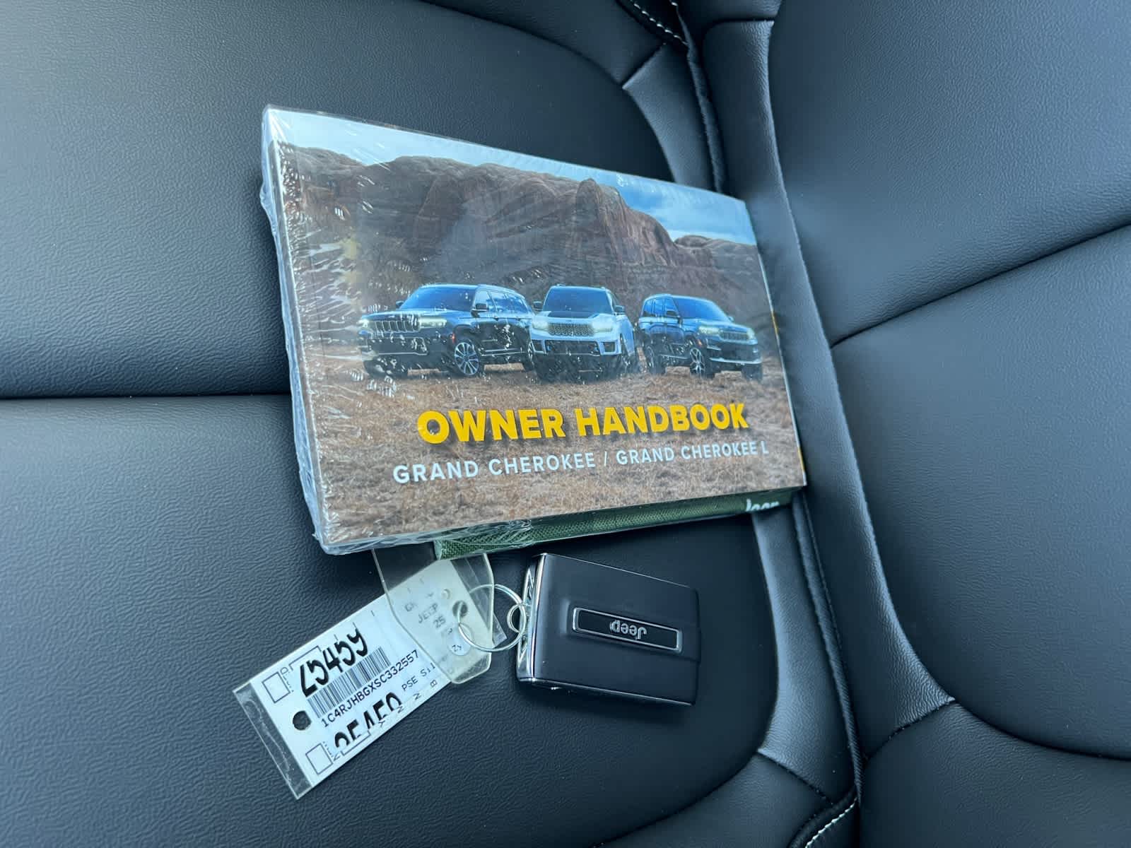 new 2025 Jeep Grand Cherokee car, priced at $49,005