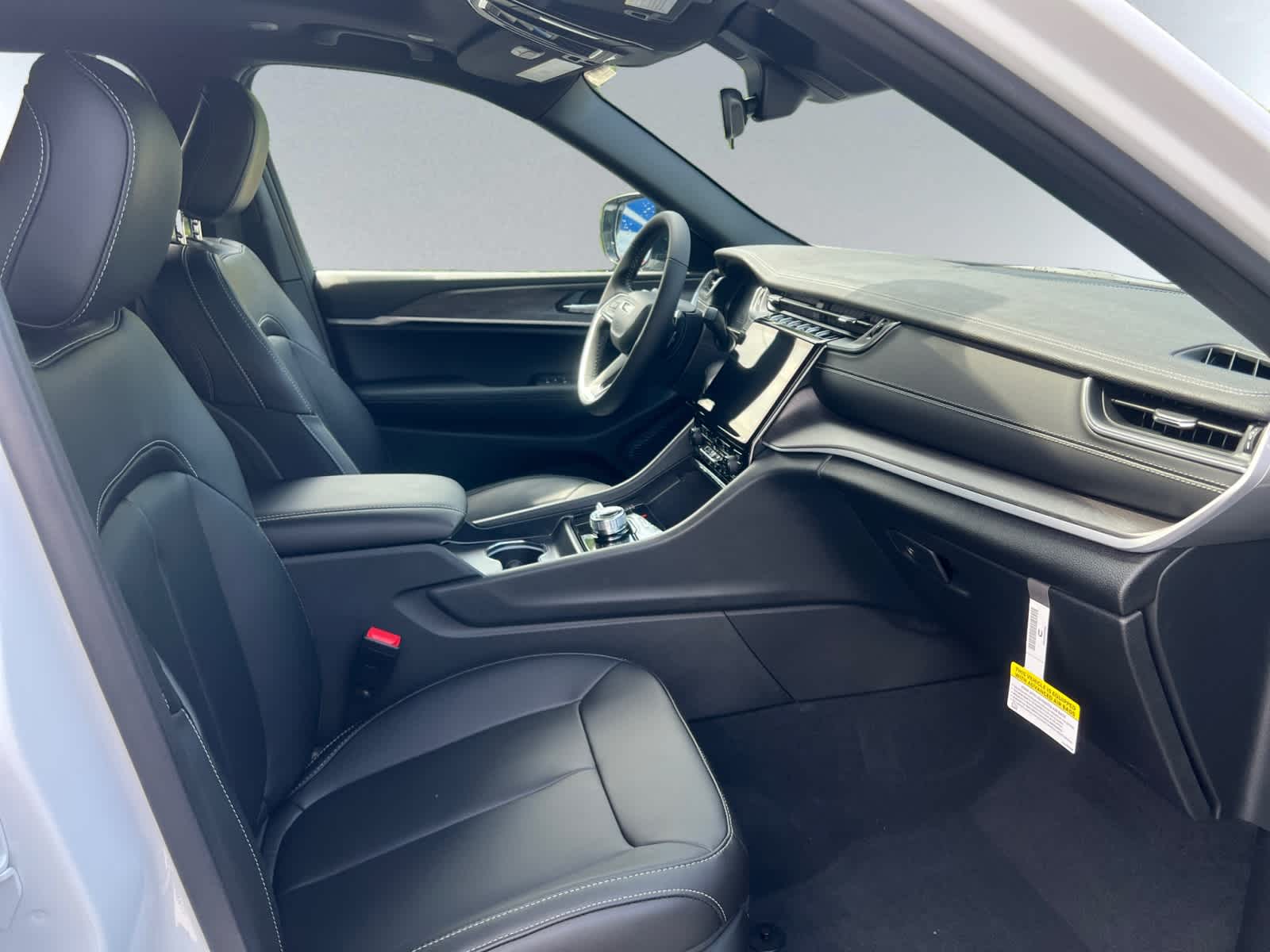 new 2025 Jeep Grand Cherokee car, priced at $50,265