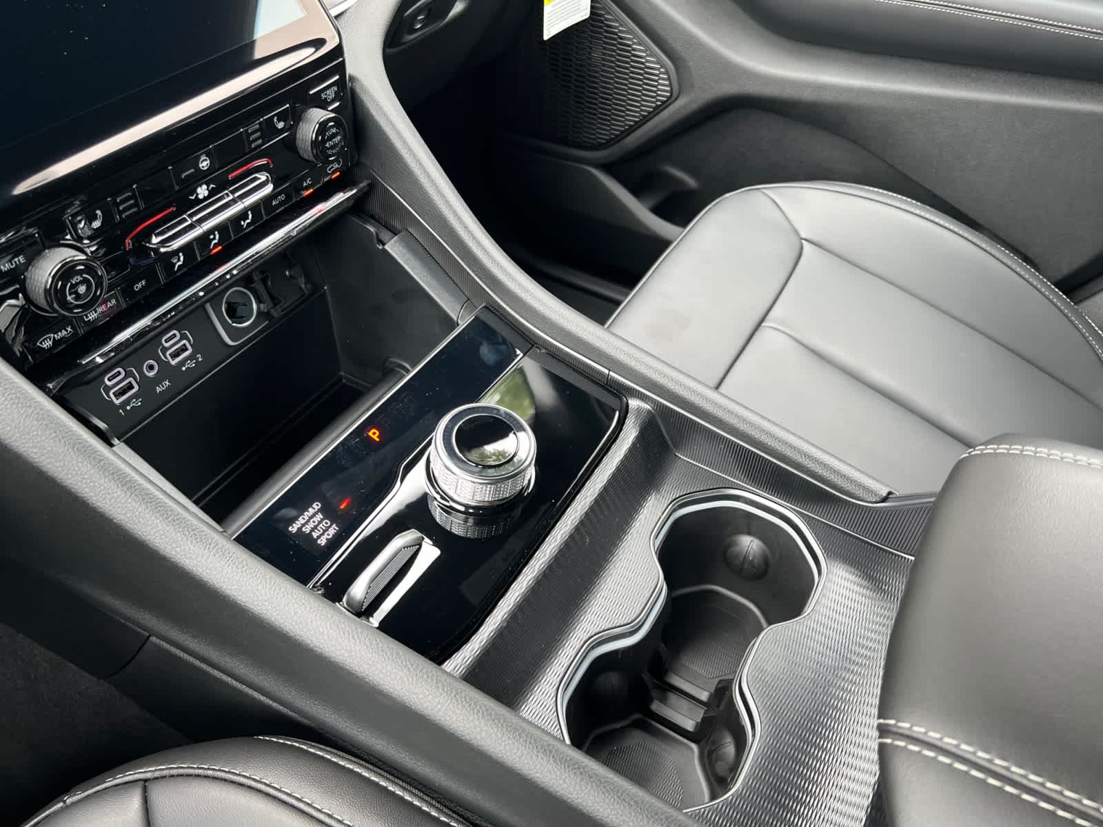 new 2025 Jeep Grand Cherokee car, priced at $50,110