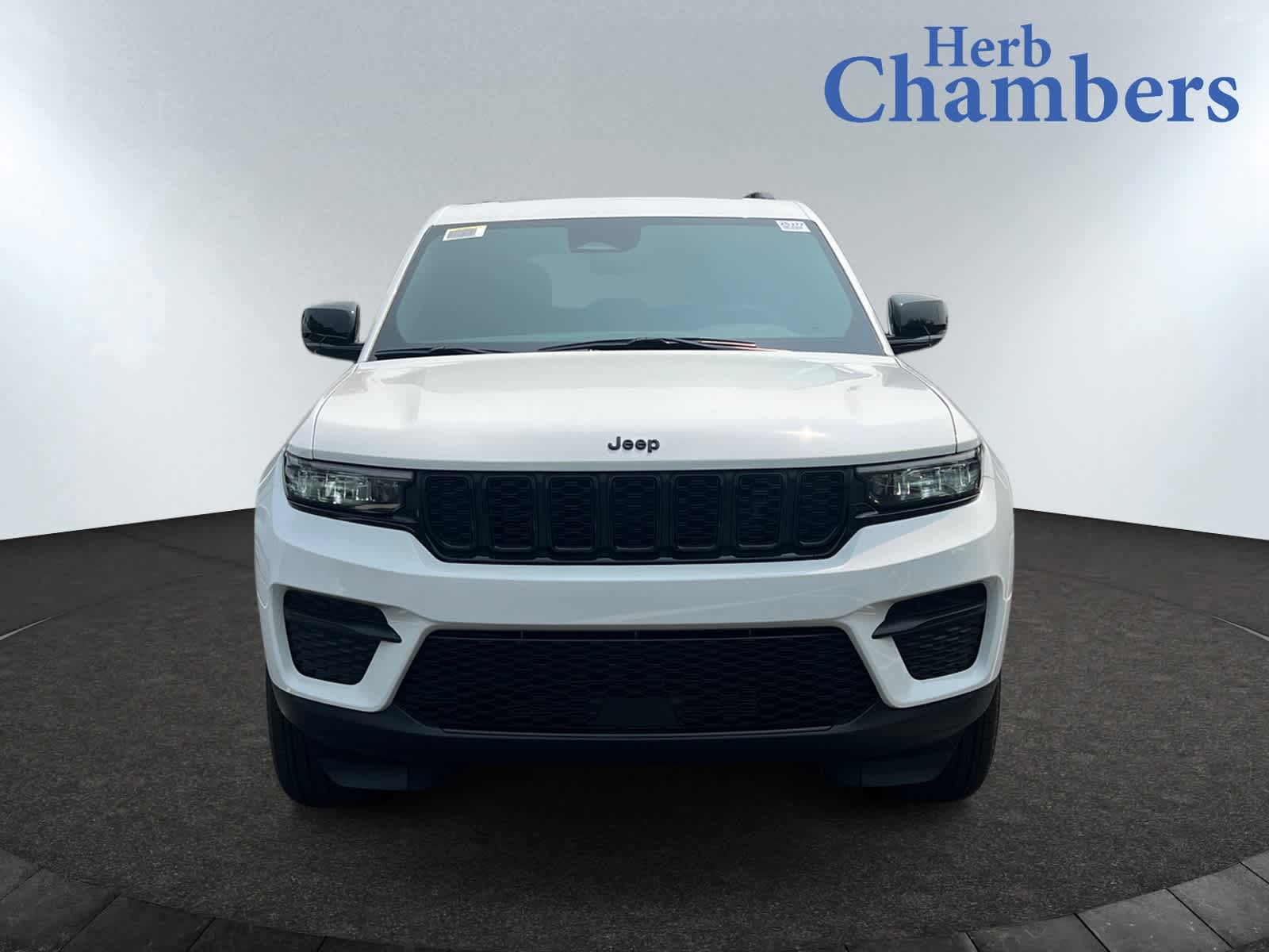 new 2025 Jeep Grand Cherokee car, priced at $44,135