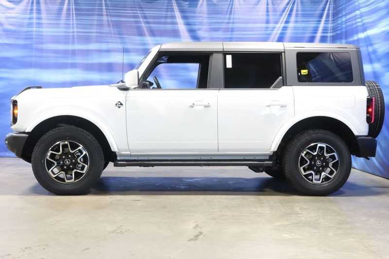 new 2024 Ford Bronco car, priced at $49,826