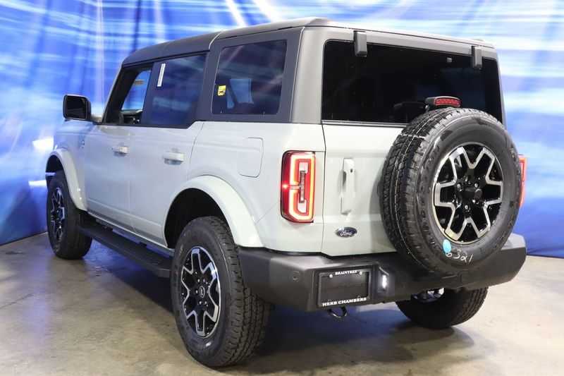 new 2024 Ford Bronco car, priced at $50,869