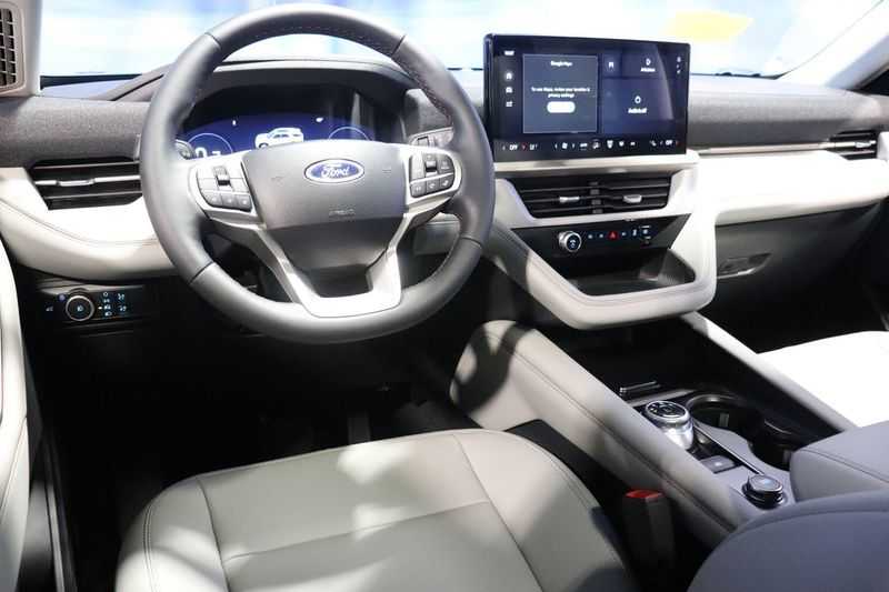 new 2025 Ford Explorer car, priced at $49,177