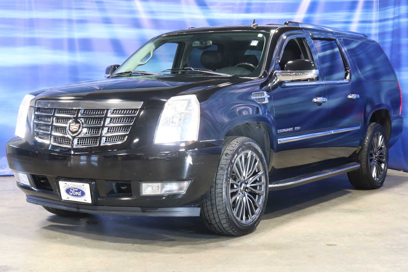 used 2014 Cadillac Escalade ESV car, priced at $17,998