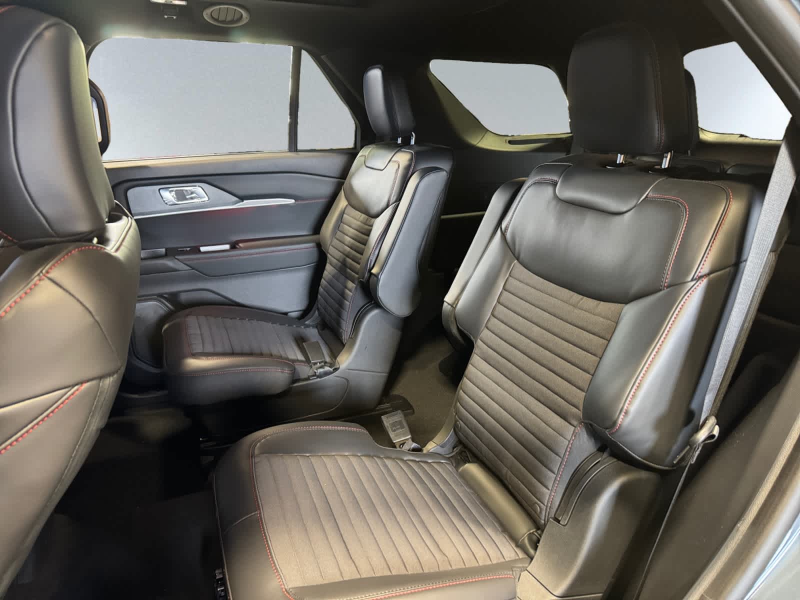 new 2025 Ford Explorer car, priced at $49,278