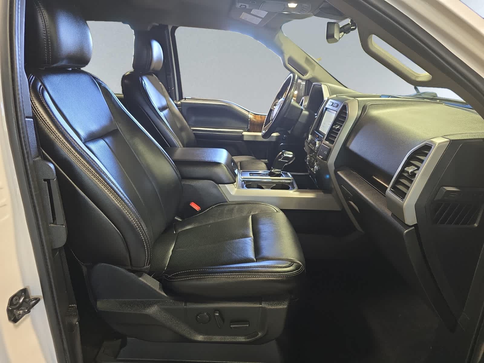 used 2019 Ford F-150 car, priced at $29,998