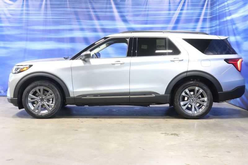 new 2025 Ford Explorer car, priced at $48,224