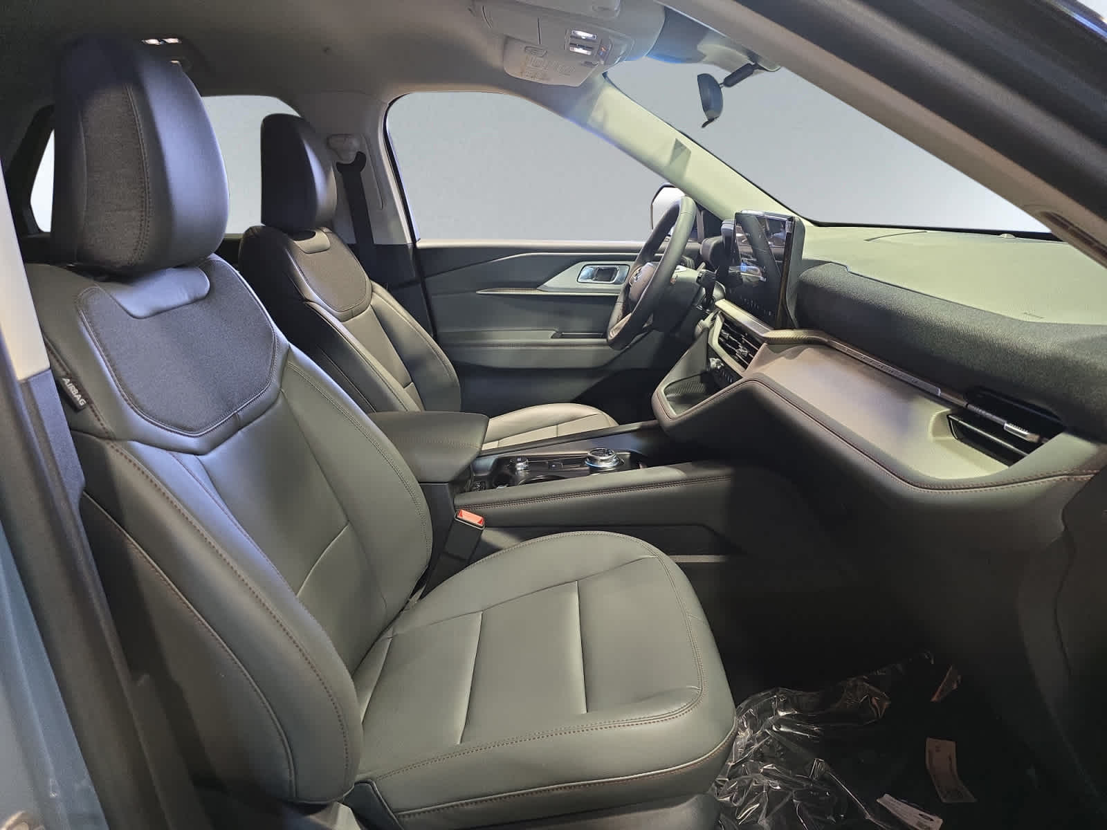 new 2025 Ford Explorer car, priced at $45,135