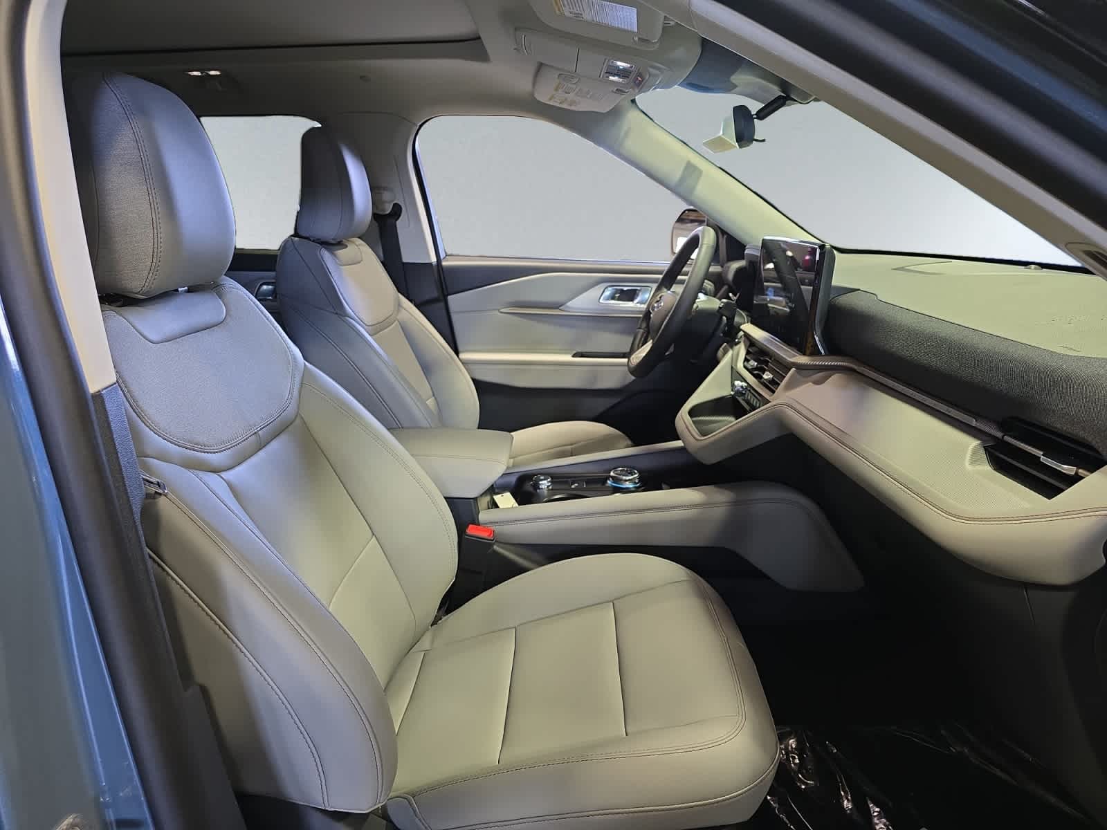 new 2025 Ford Explorer car, priced at $46,648