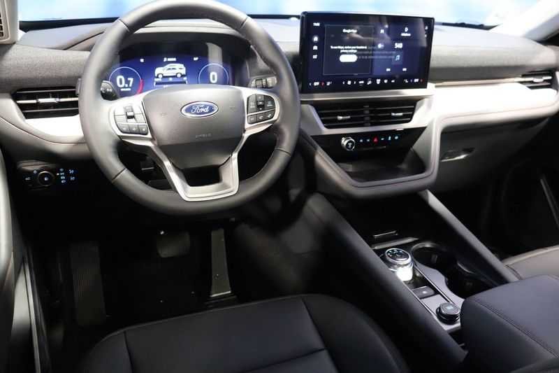 new 2025 Ford Explorer car, priced at $48,224