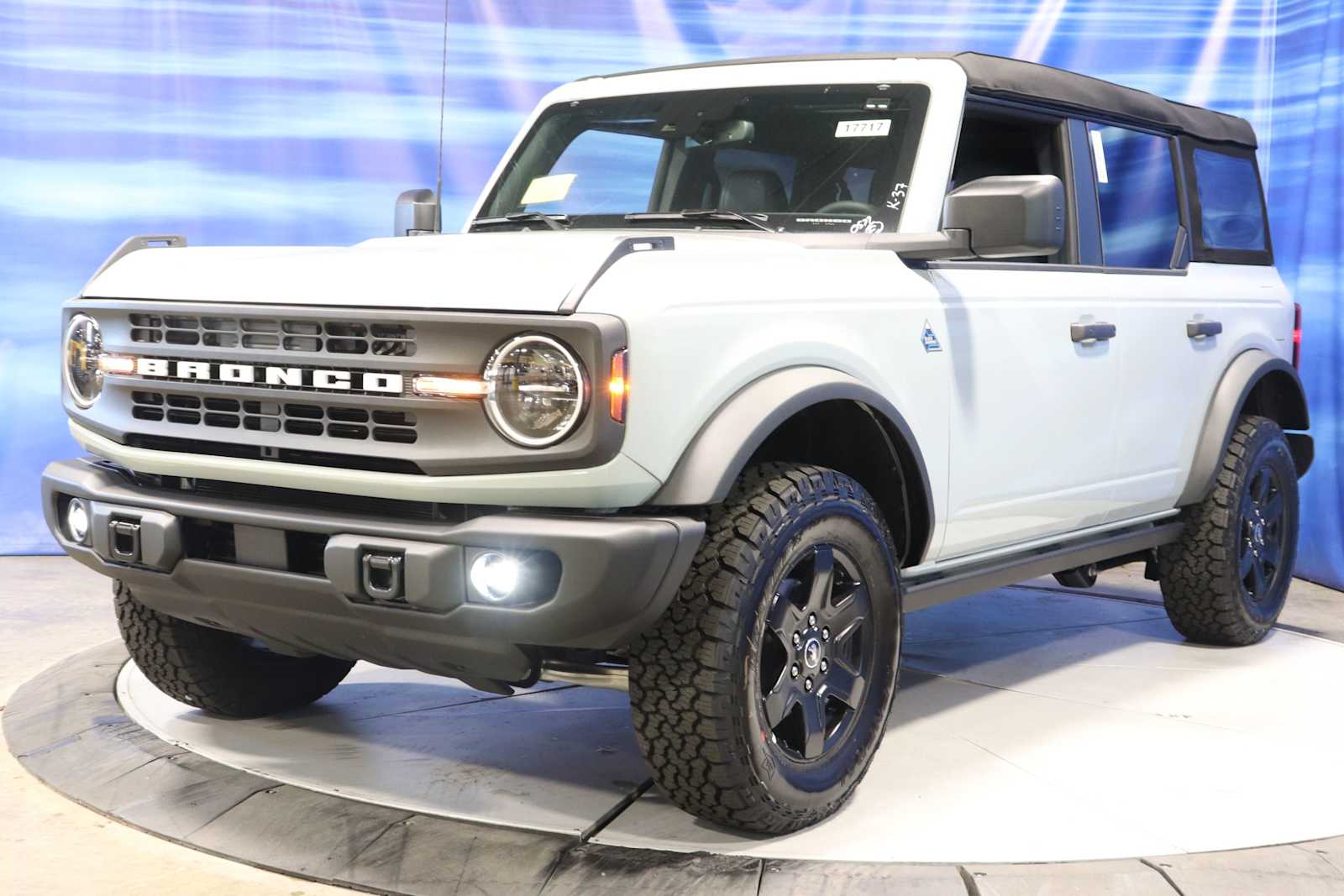 new 2024 Ford Bronco car, priced at $49,237