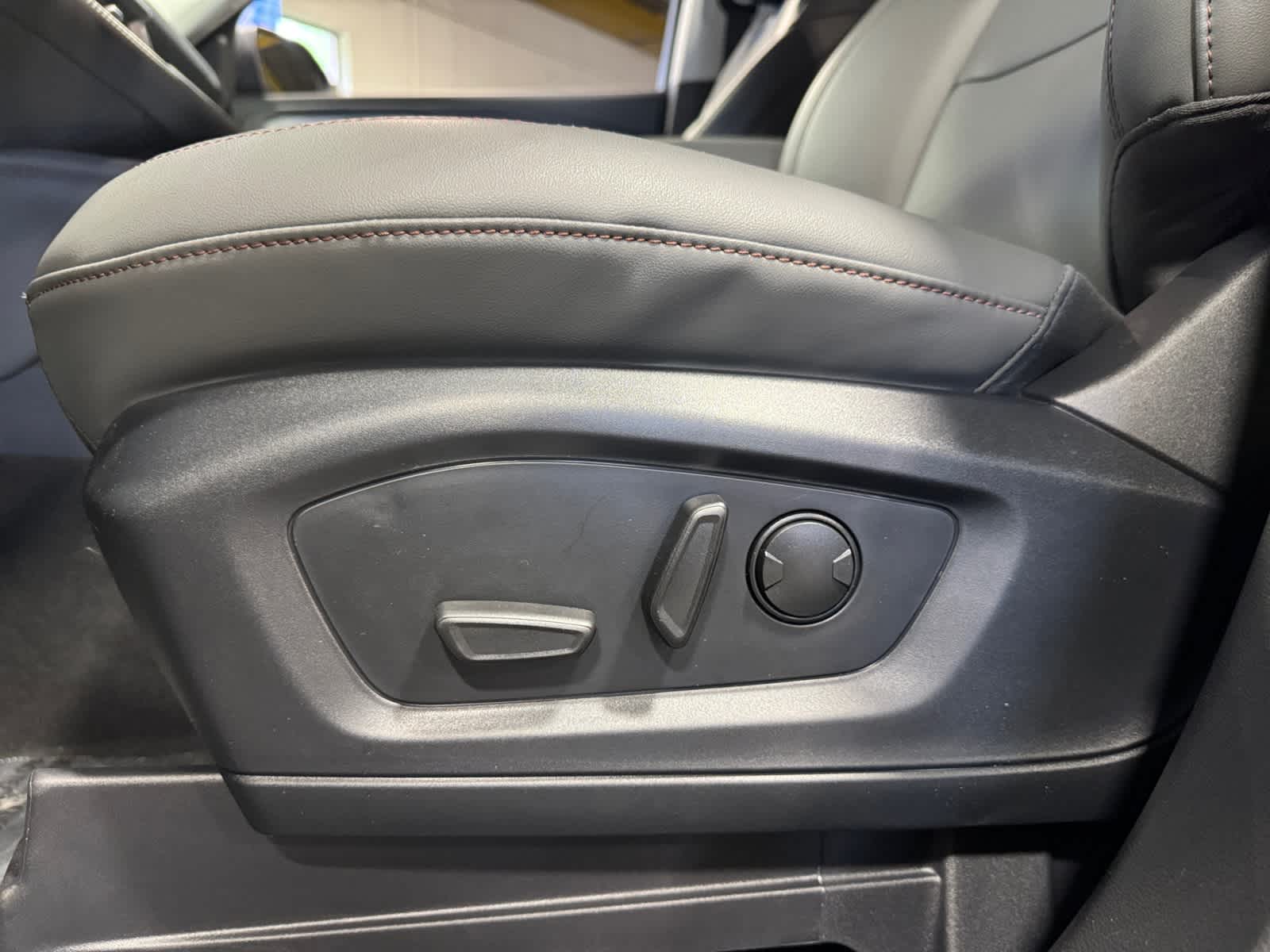 new 2025 Ford Explorer car, priced at $44,691