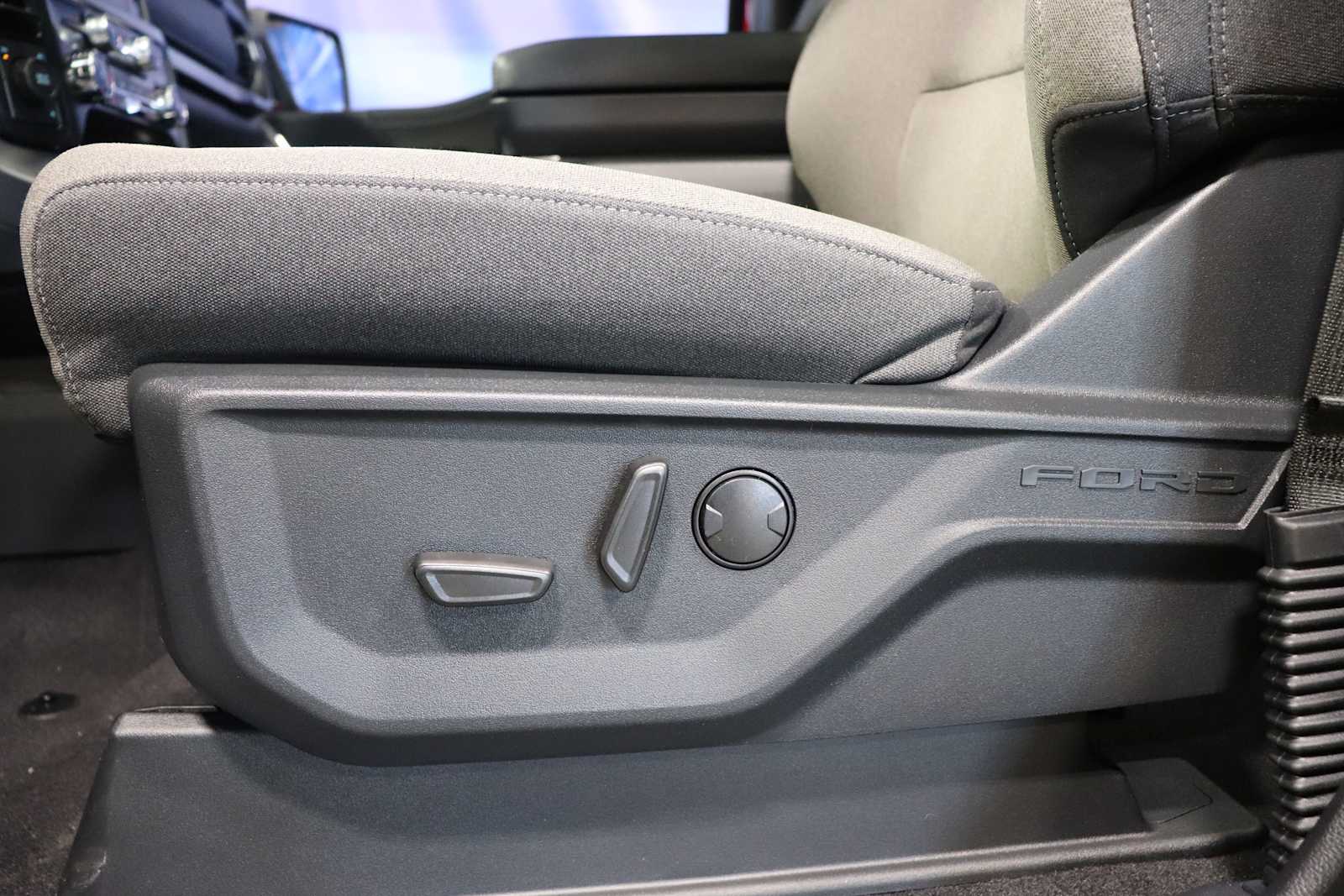 new 2025 Ford F-150 car, priced at $60,501
