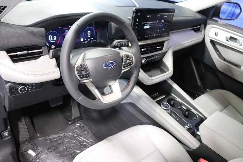 new 2025 Ford Explorer car, priced at $46,414