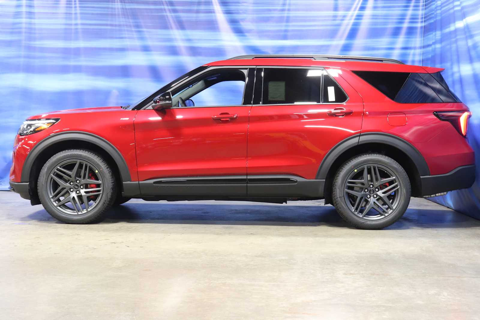 new 2025 Ford Explorer car, priced at $51,895