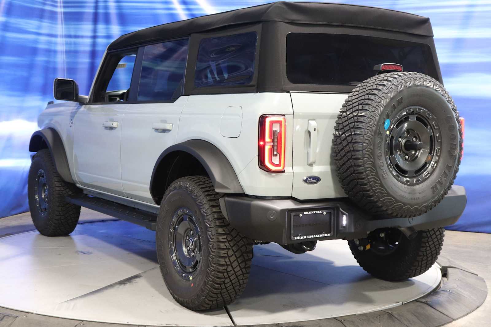 new 2024 Ford Bronco car, priced at $55,595