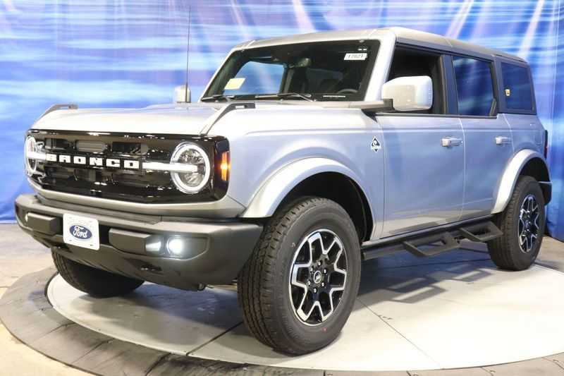 new 2024 Ford Bronco car, priced at $50,919