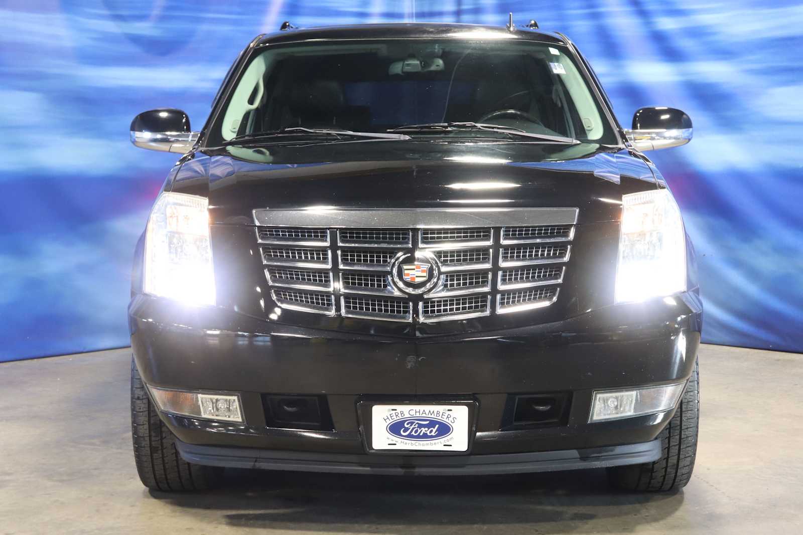 used 2014 Cadillac Escalade ESV car, priced at $17,998