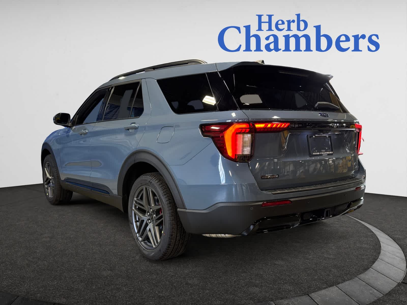 new 2025 Ford Explorer car, priced at $49,278